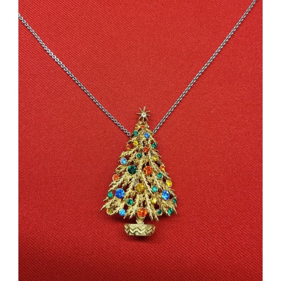 Christmas Pins/ Brooches Set of 3 Christmas Tree, Teddy Bear & Gift Pins - Picture 7 of 12